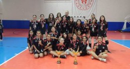 VOLEYBOLDA ŞAMPİYON GAZİ ORTAOKULU