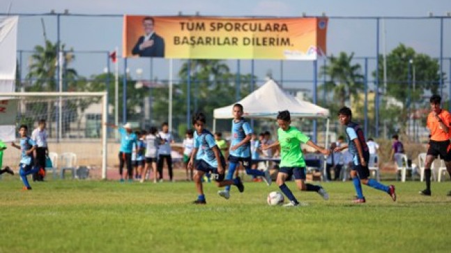 ÇOCUK FUTBOL TURNUVALARI BAŞLADI