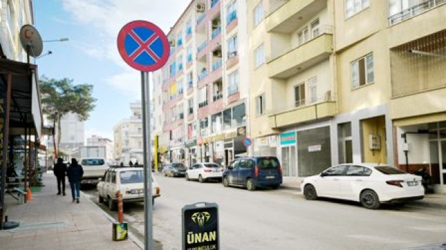 Yurttaşlar Gazi İlkokulu Caddesi’ndeki park yasağının iptal edilmesini istiyor