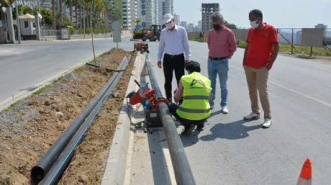 Refüjlerdeki Çiçek ve Ağaçlar Uydu Bağlantılı Sistemle Sulanacak