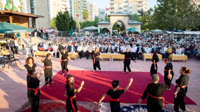 Başkan Seçer, Mersin Cemevi’ndeki Aşure Etkinliğine Katıldı