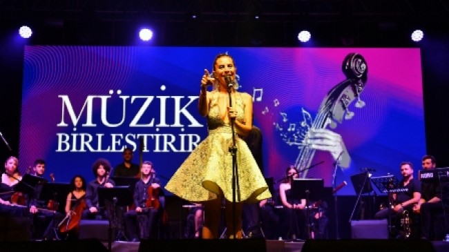 Zeynep Casalini, 20. Mersin Uluslararası Müzik Festivali’nde Konser Verdi