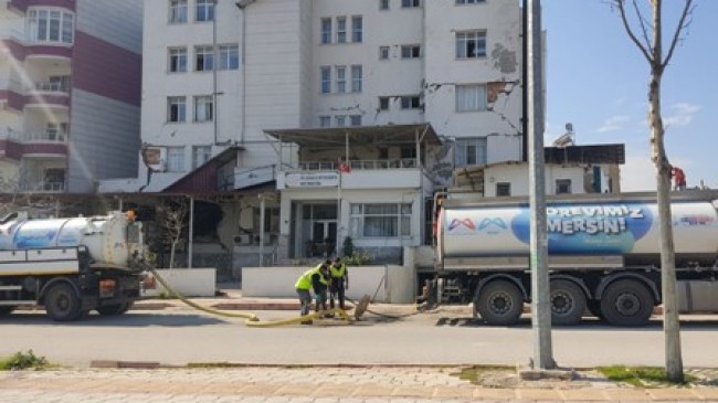 MESKİ, ADIYAMAN’DA DEPREMDEN ZARAR GÖREN  İÇME SUYU VE KANALİZASYON HATLARINI ONARIYOR