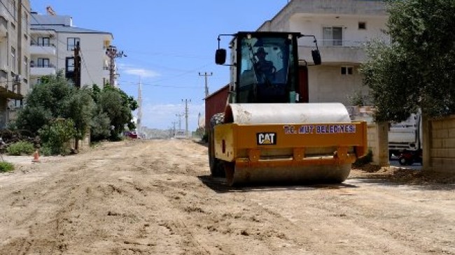 Mut’ta asfalt çalışmaları başladı