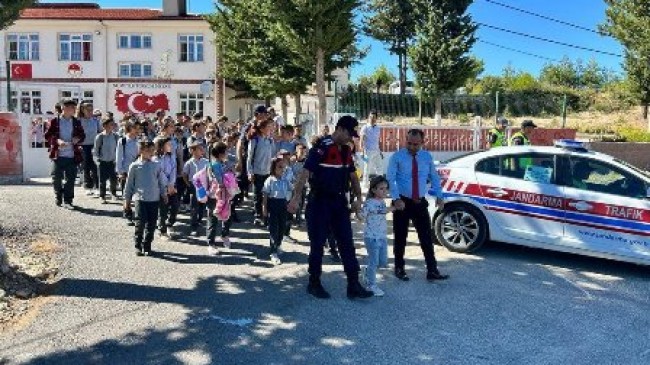 Jandarma okul önü ve çevresindeki güvenlik tedbirlerini artırdı