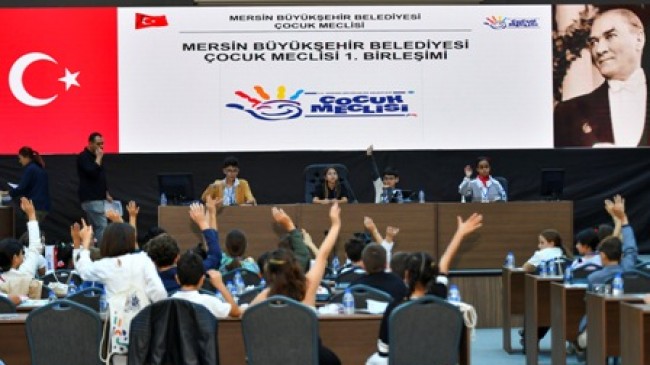 ÇOCUK MECLİSİ İLK BAŞKANINI SEÇTİ