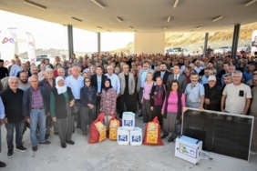 BÜYÜKŞEHİR’DEN ÜRETİMİN KALBİNİ ATTIRAN ÇİFTÇİLERE TARIMSAL DESTEK (1)