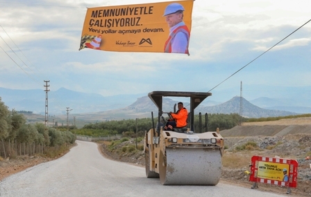 BÜYÜKŞEHİR MUT’TA YOL ÇALIŞMALARINA DEVAM EDİYOR