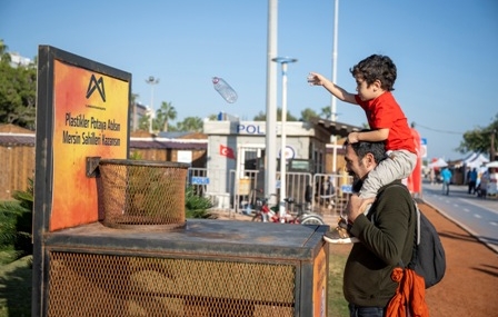 BÜYÜKŞEHİR 1 TON PLASTİK ATIĞI GERİ DÖNÜŞTÜRDÜ