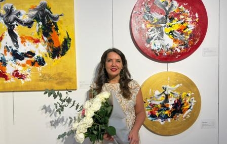 Akademisyen Ressam Dr. Belma Yağmur IAAF’de “İçsel Yolculuk”un Evrensel Dilini Konuşturuyor