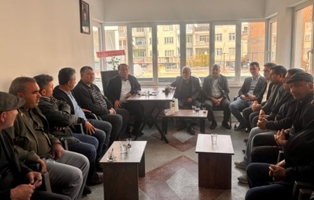 BAŞKAN ORHAN’DAN MUHTARLAR DERNEĞİ’NE ZİYARET