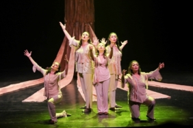 ‘BEN ANADOLU’ OYUNU PERDELERİNİ BÜYÜKŞEHİR’İN EMEKLİ EVİ ÜYELERİ’NE AÇTI (1)